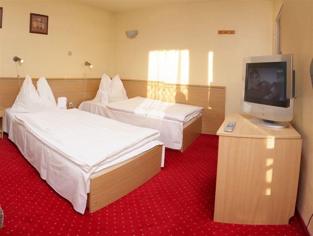 Hotel Wiktoria 스클라르스카포렘바 외부 사진